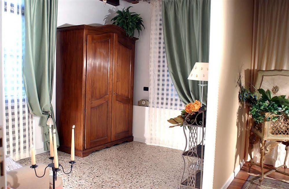 Alloggi Alla Rivetta Venesia Bagian luar foto